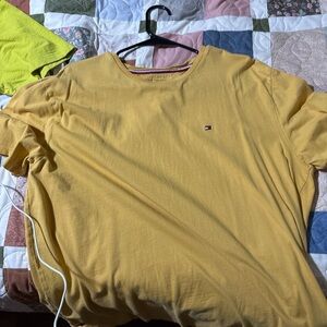 Tommy Hilfiger Men's Short Sleeve Tee in Vibrant Yellow